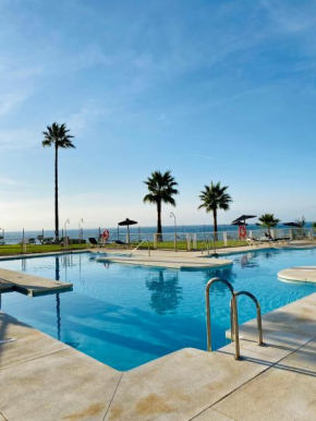 Sunshine beach front complex, WiFi, modern, Casares